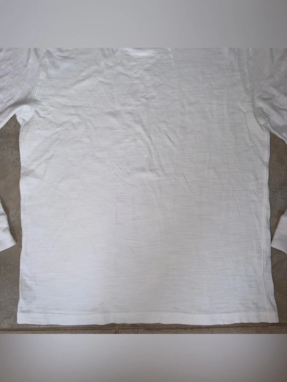 Faherty Sunwashed Organic Crew Long Sleeve in White Size Medium